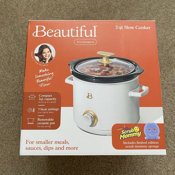 Beautiful 2 Qt Slow Cooker Crock Pot with Scrub Mommy White Icing NEW IN BOX - Picture 5 of 8